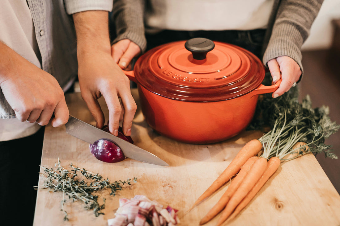 Modern kitchen tools and smart cooking gadgets designed to save time and simplify everyday meal preparation.